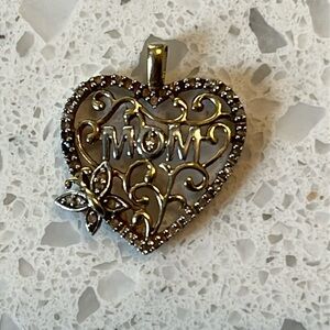 Womens Vintage 10k wht and yellow Gold Heart Mom Pendant 1.6 g